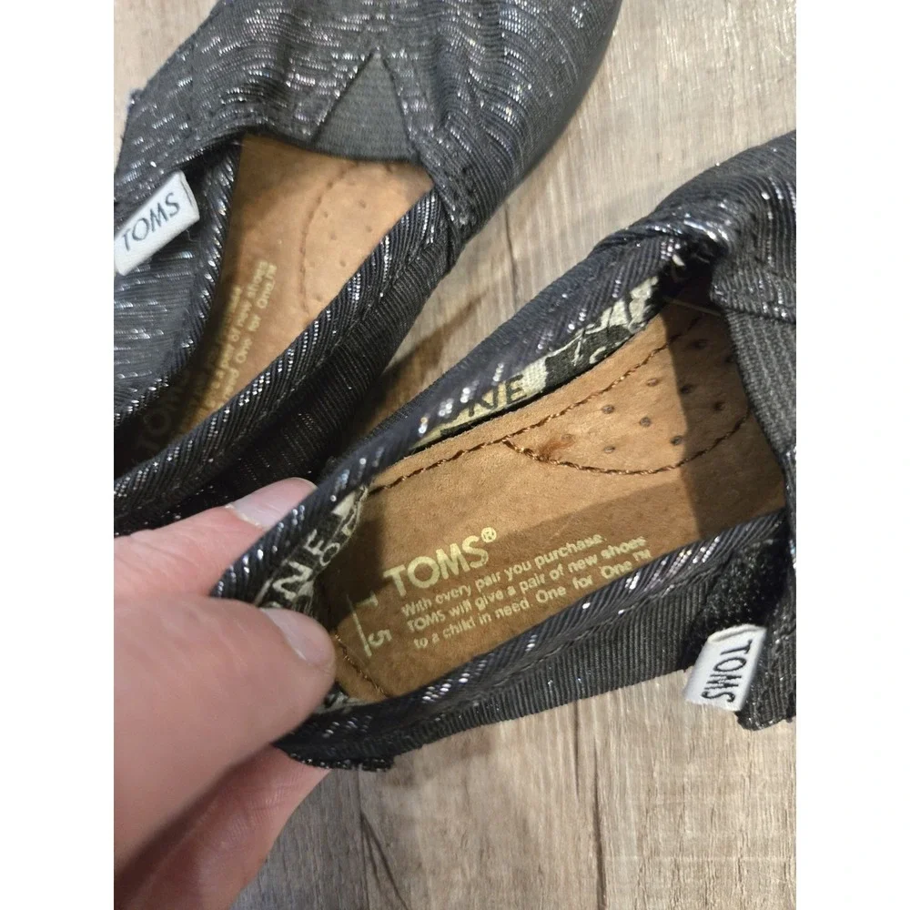 Toms Toddler Size 5 Black Silver Slip On Shoes‎